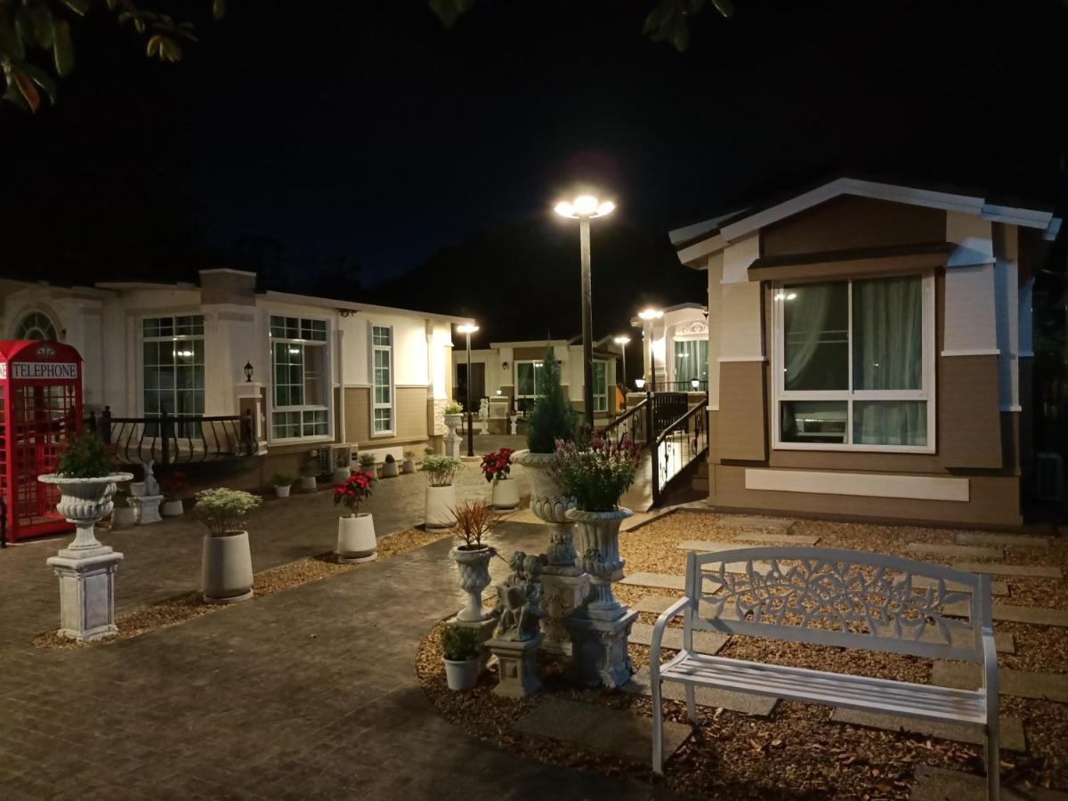 Khaoyaitriplefive Bed and Breakfast Ban Thung Sawang Eksteriør billede